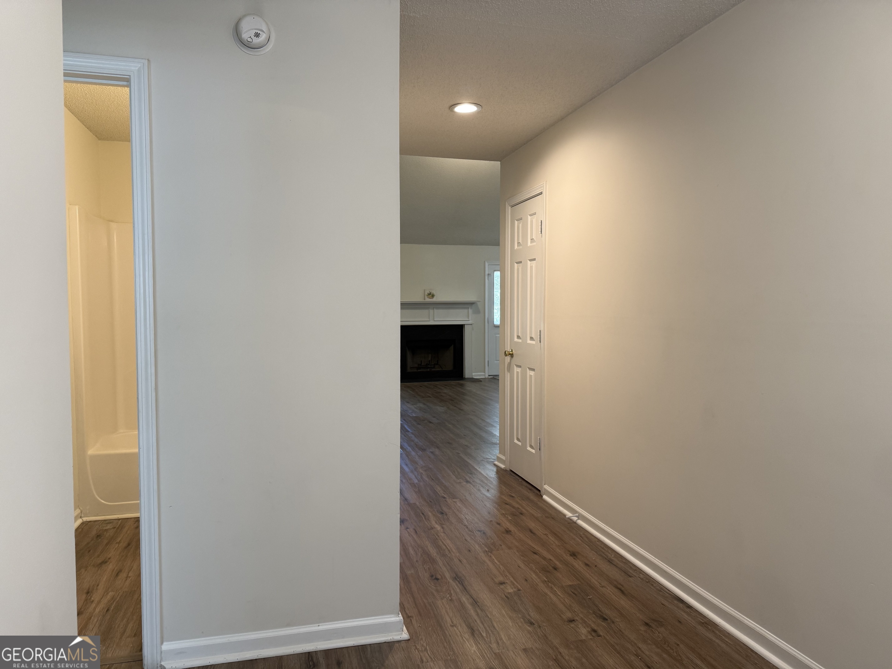 6264 Lakeview CT