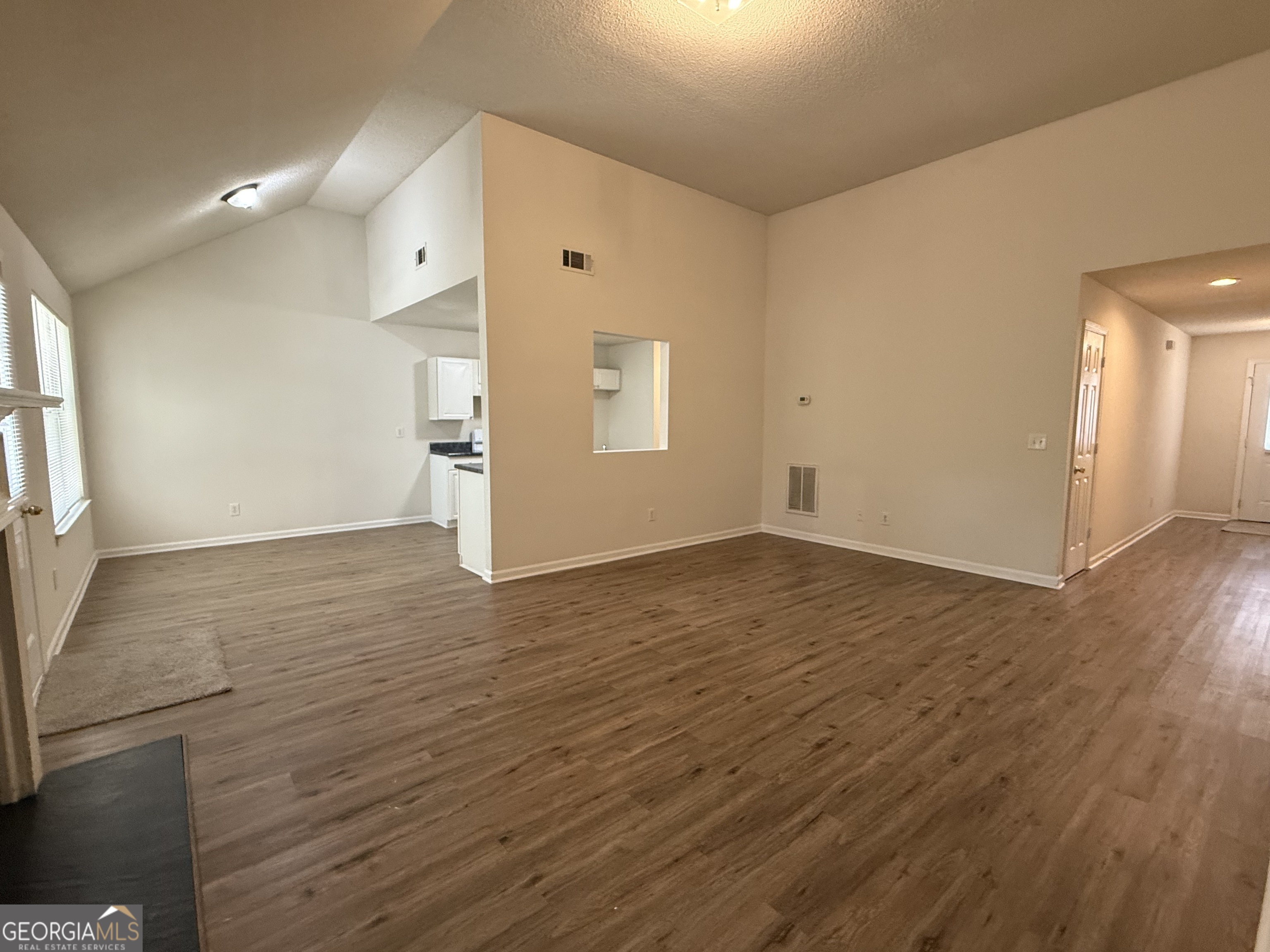 6264 Lakeview CT