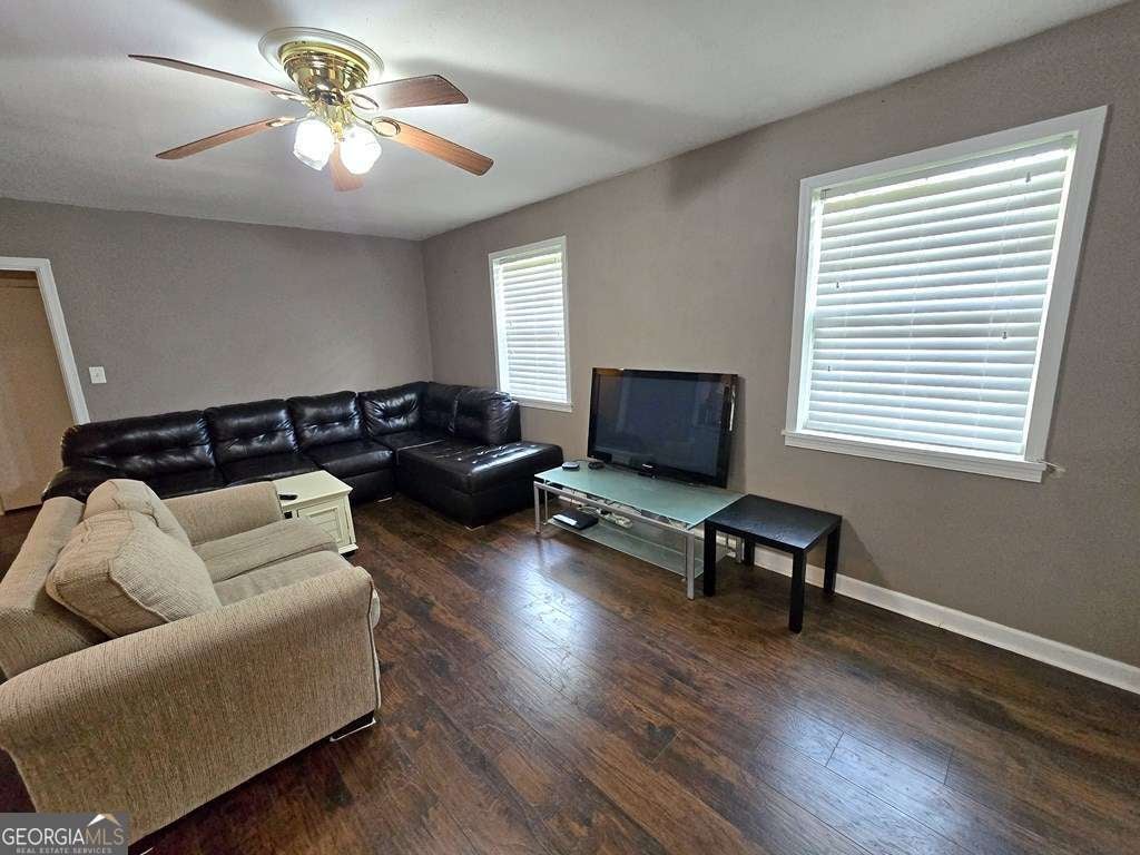 601 Azalea CIR