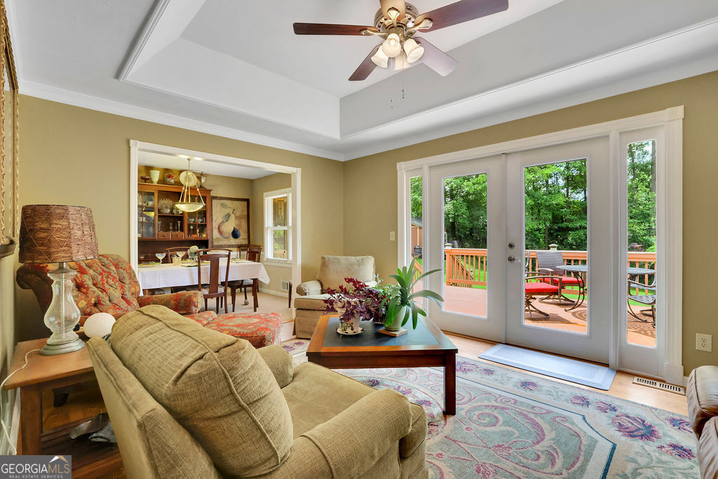 NOB HILL ESTATES - Residential