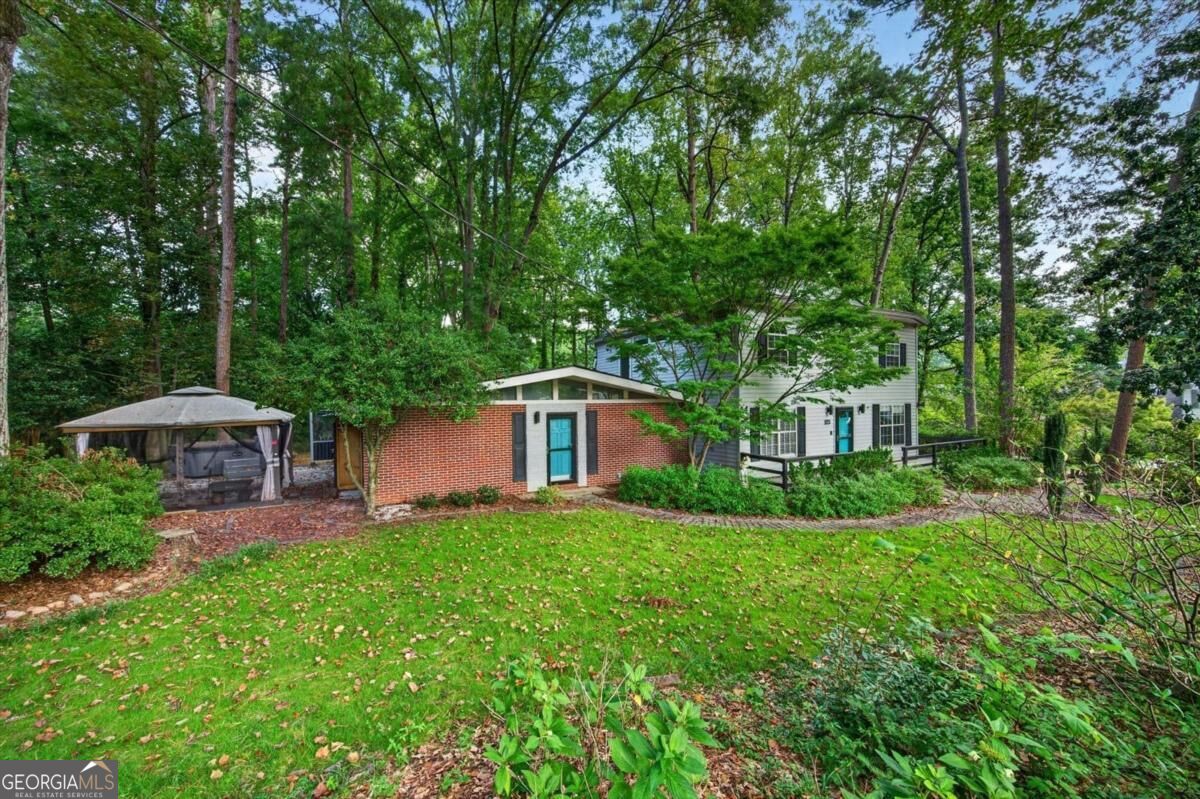 2447 E Osborne RD NE