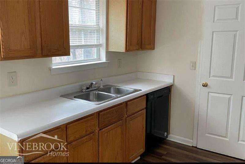 504 Edgewood TRCE