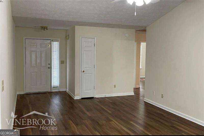 504 Edgewood TRCE