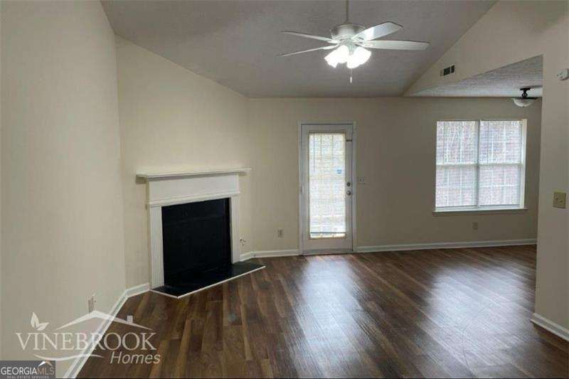 504 Edgewood TRCE