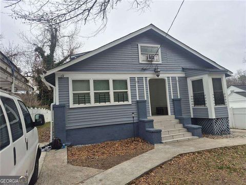 Photo of 470 W Lake Ave NW, Atlanta, GA 30318 (MLS # 10738505)