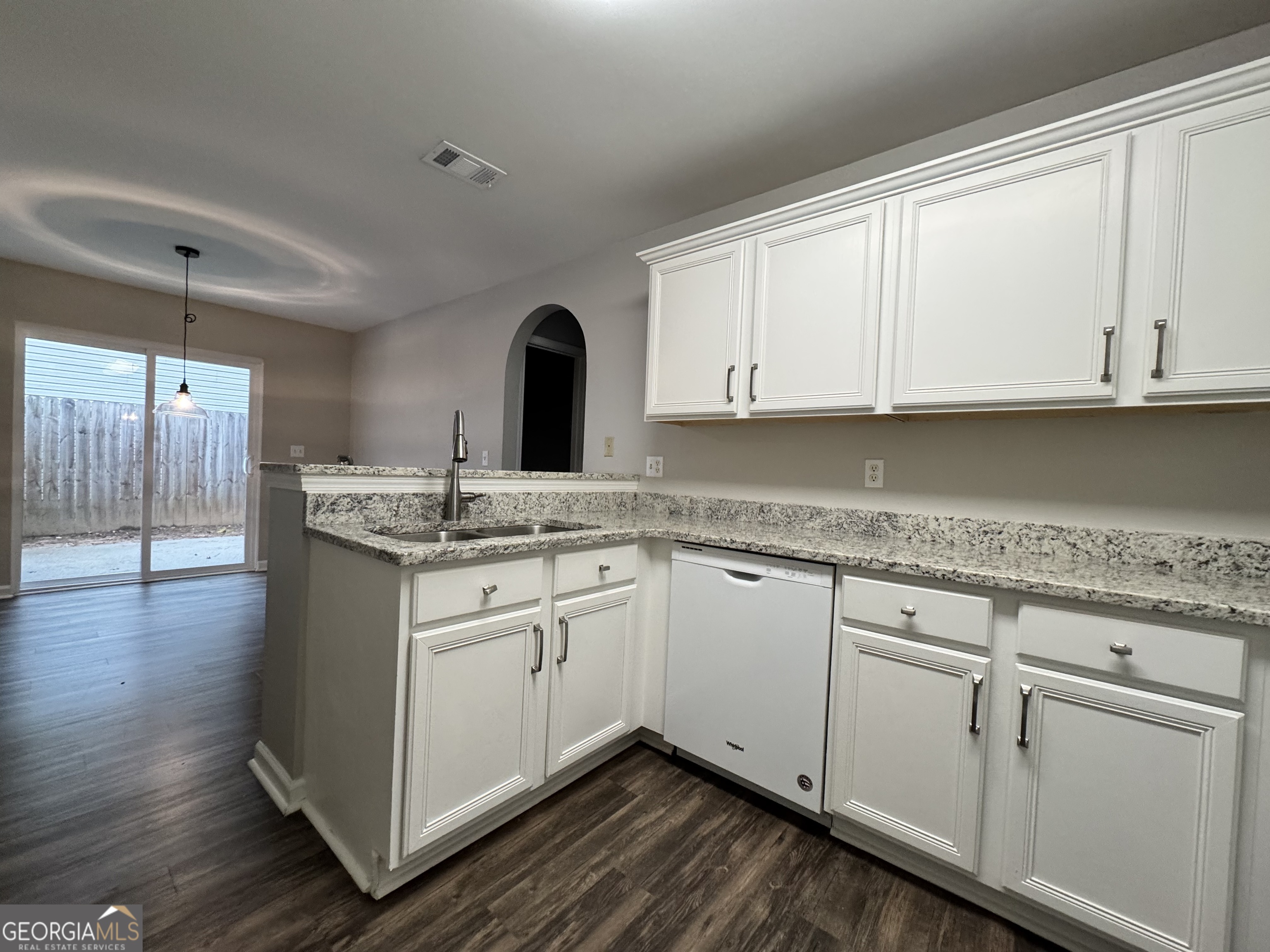 GROVE PARK IN TOWNE LAKE - Residential Lease
