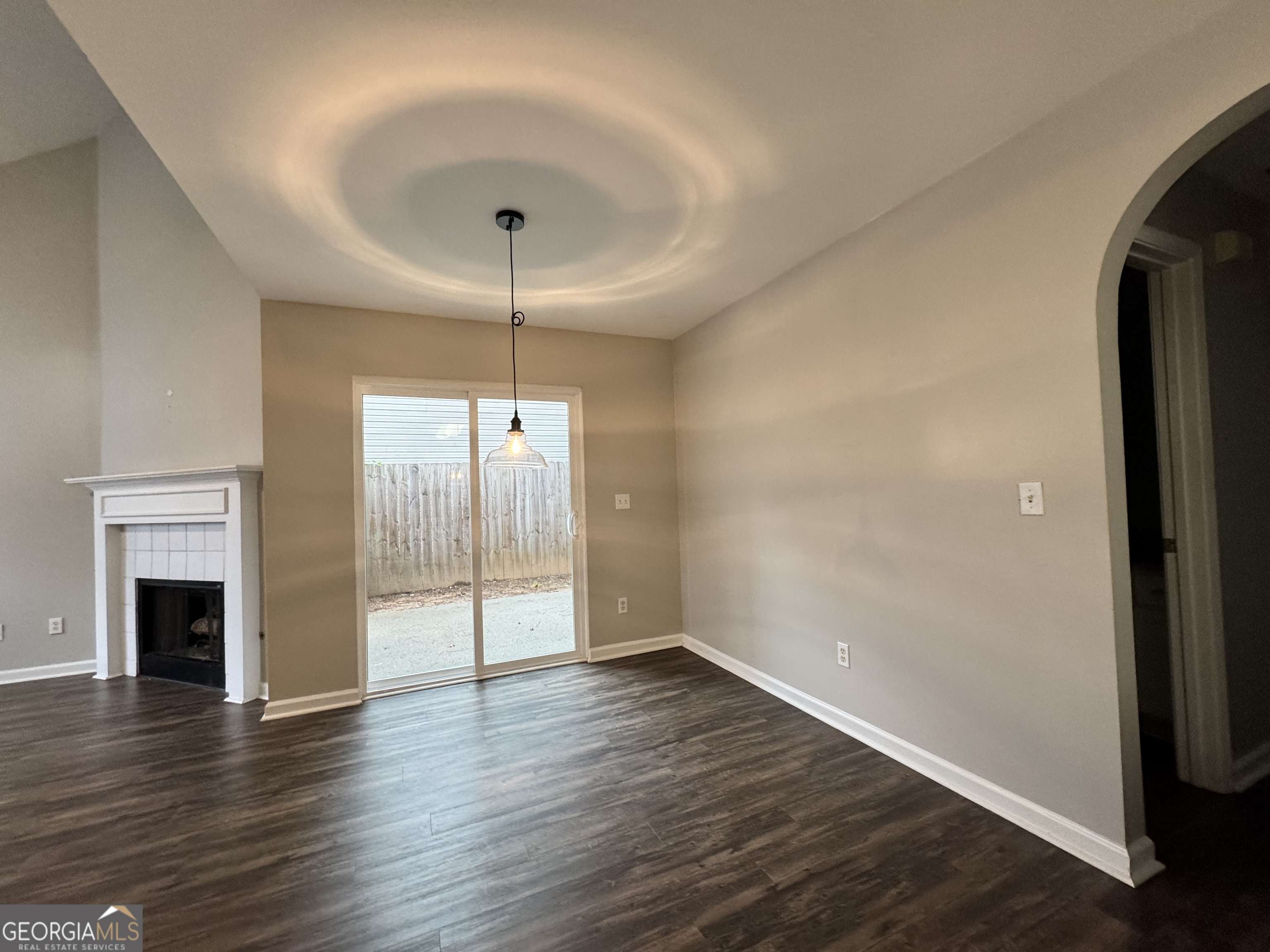 GROVE PARK IN TOWNE LAKE - Residential Lease
