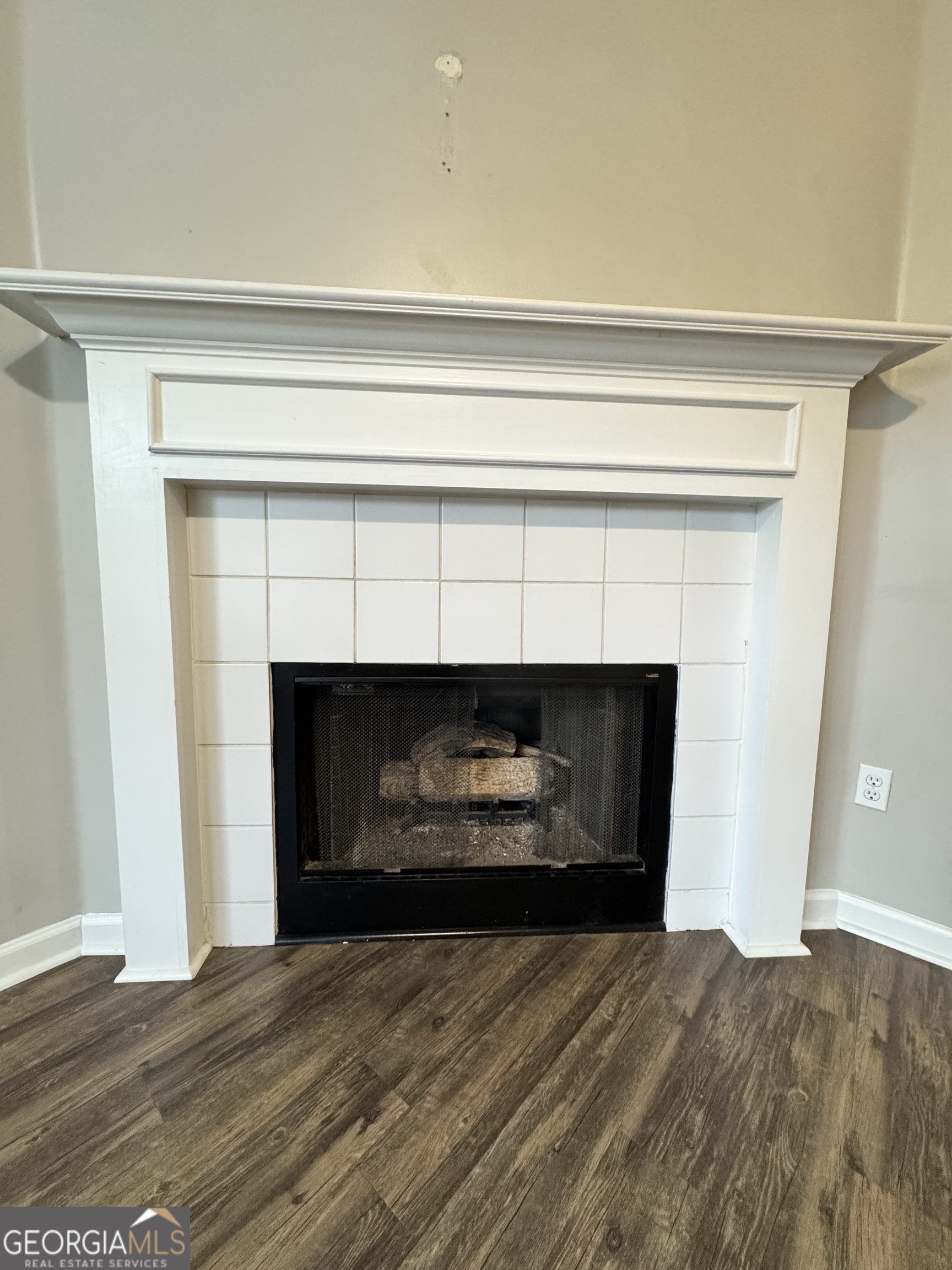 GROVE PARK IN TOWNE LAKE - Residential Lease