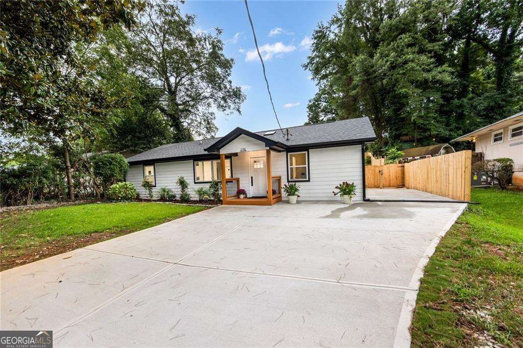 Photo of 2715 Ellen Way, Decatur, GA 30032 (MLS # 10709697)