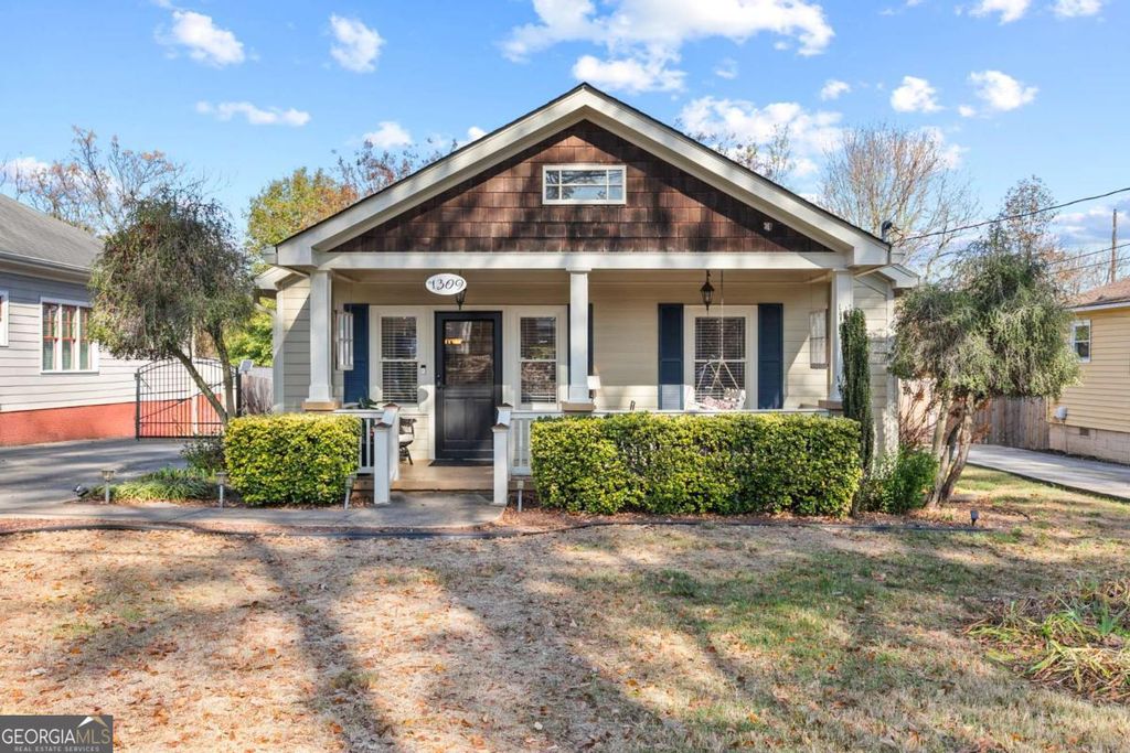 Photo of 1309 Eubanks Avenue, East Point, GA 30344 (MLS # 10650409)