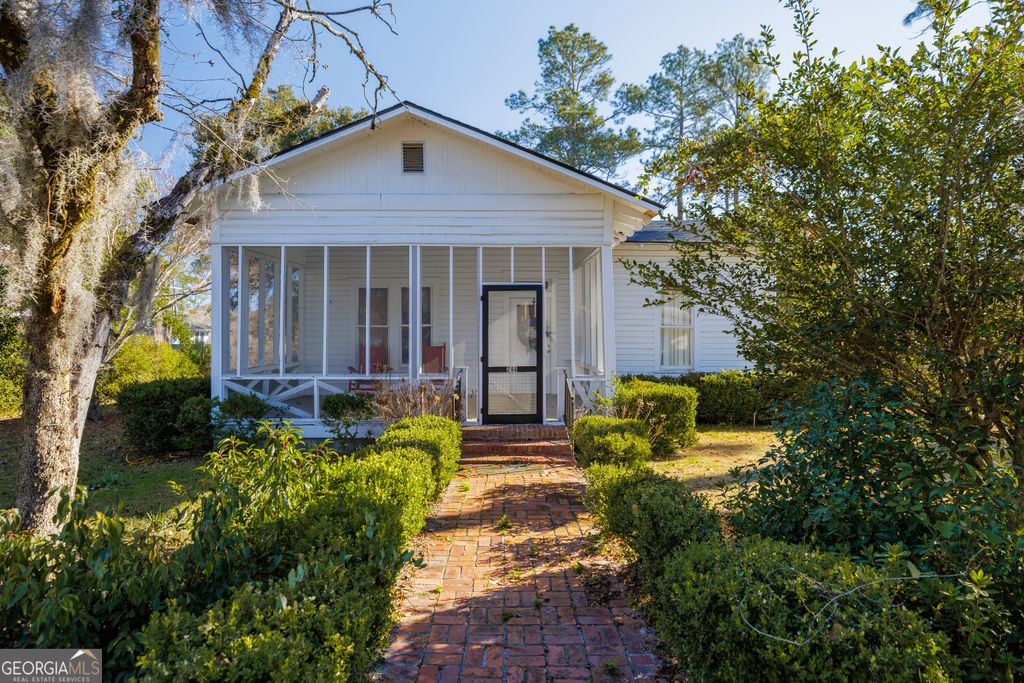 Photo of 244 Courtland Avenue, Homerville, GA 31634 (MLS # 10683007)