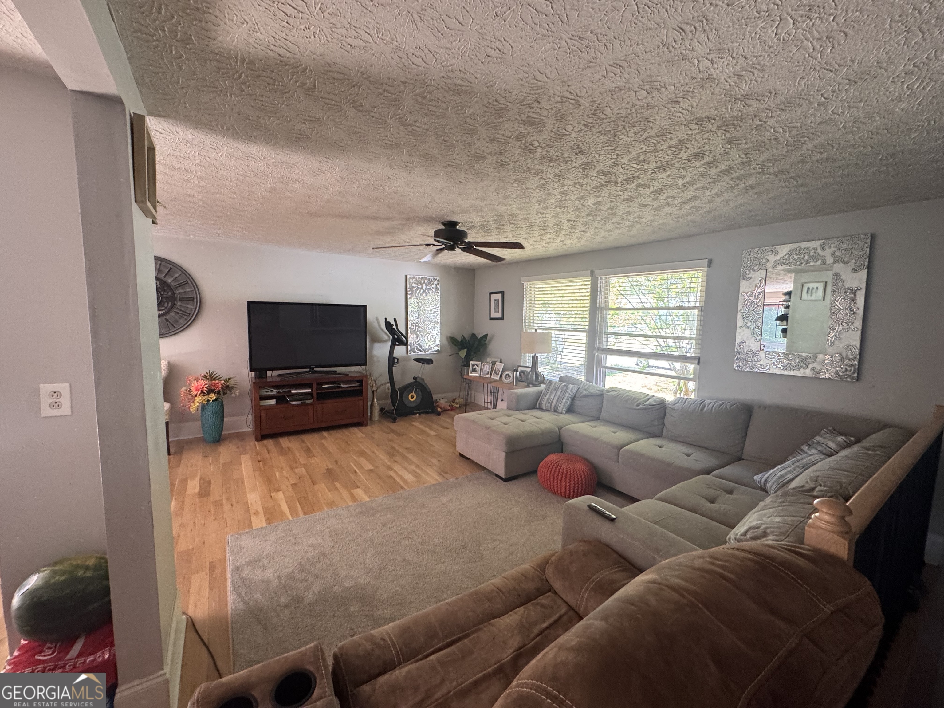 1425 Parkmont DR