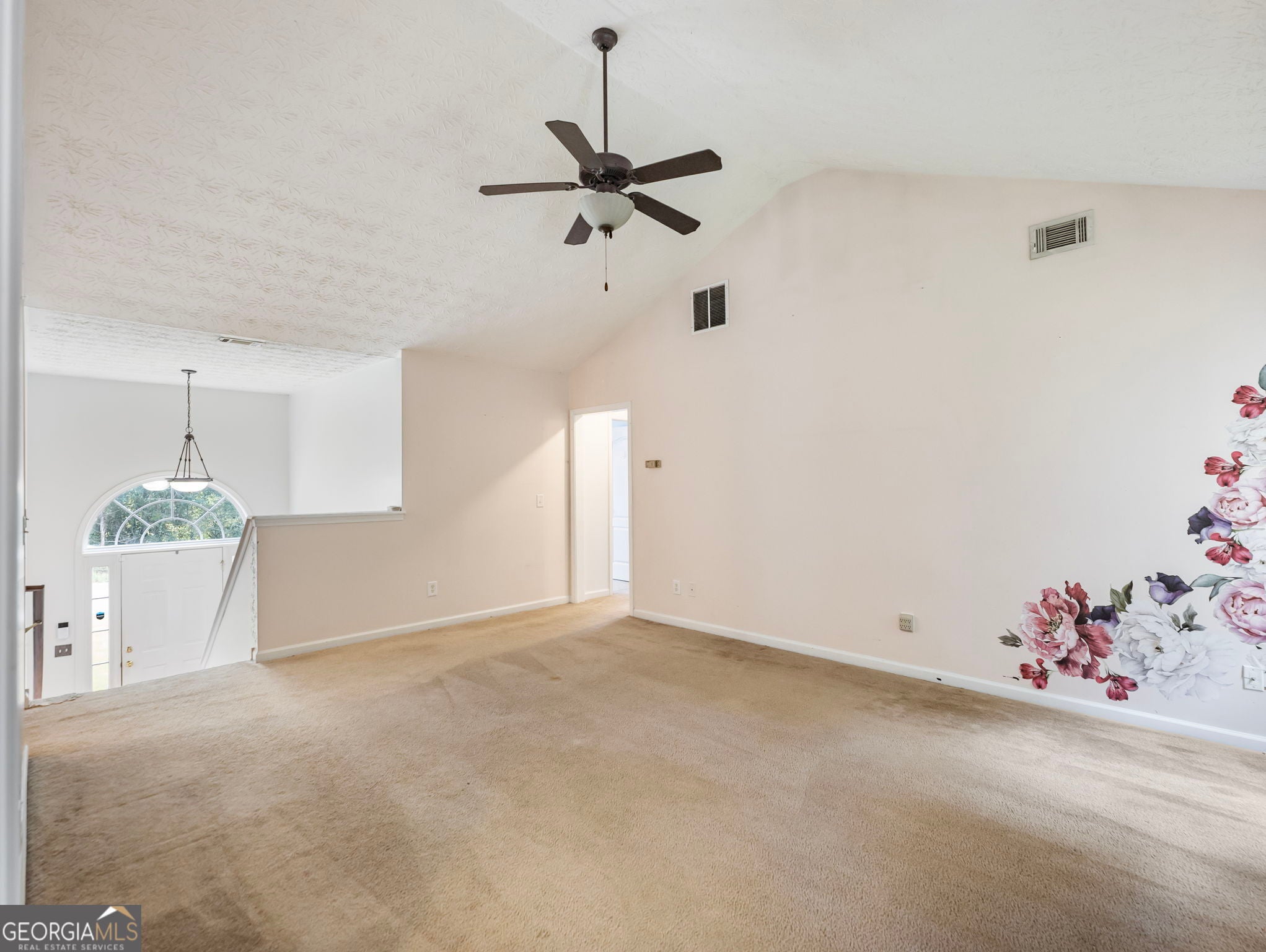 212 Cobblestone LN