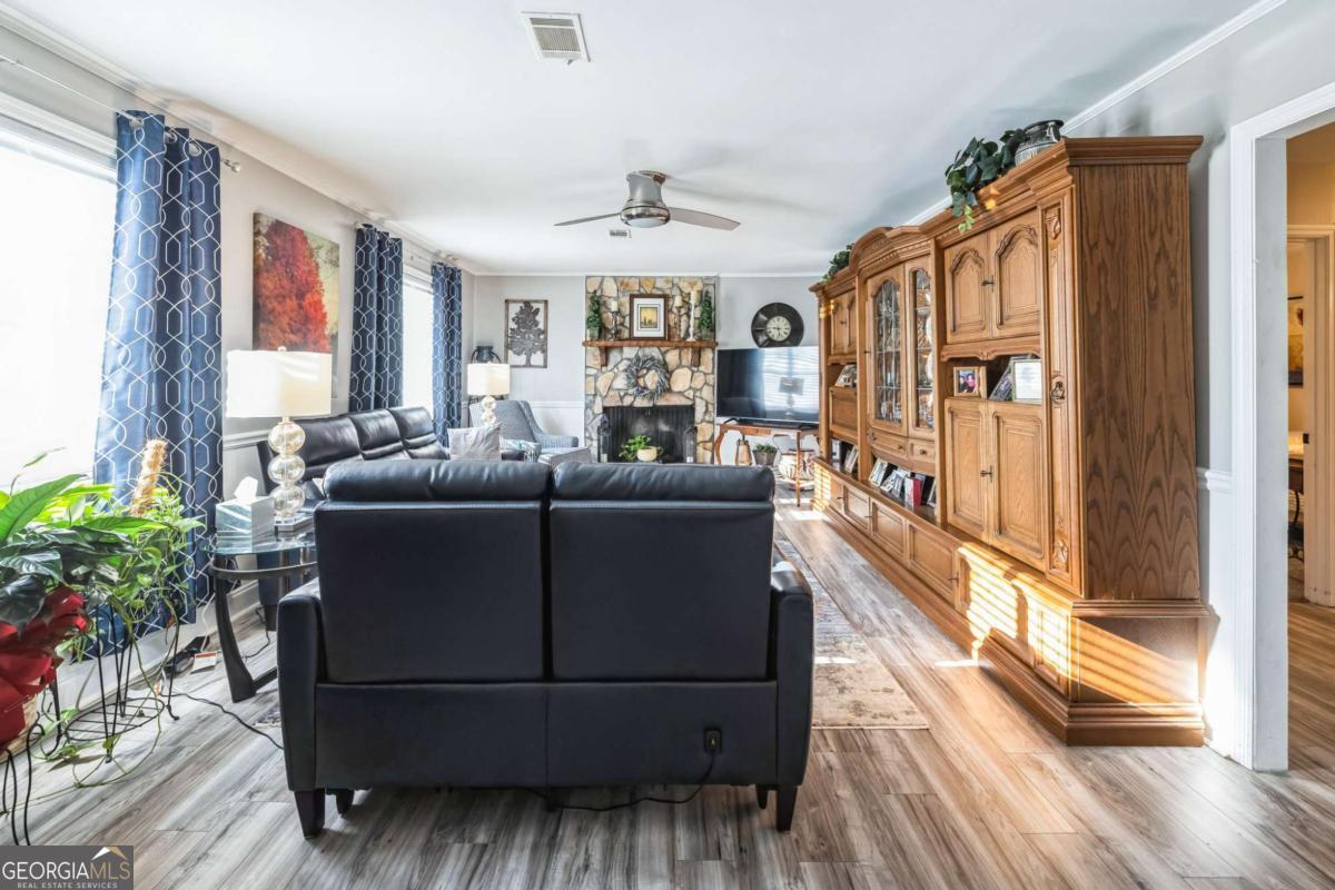 237 Deerfield LN