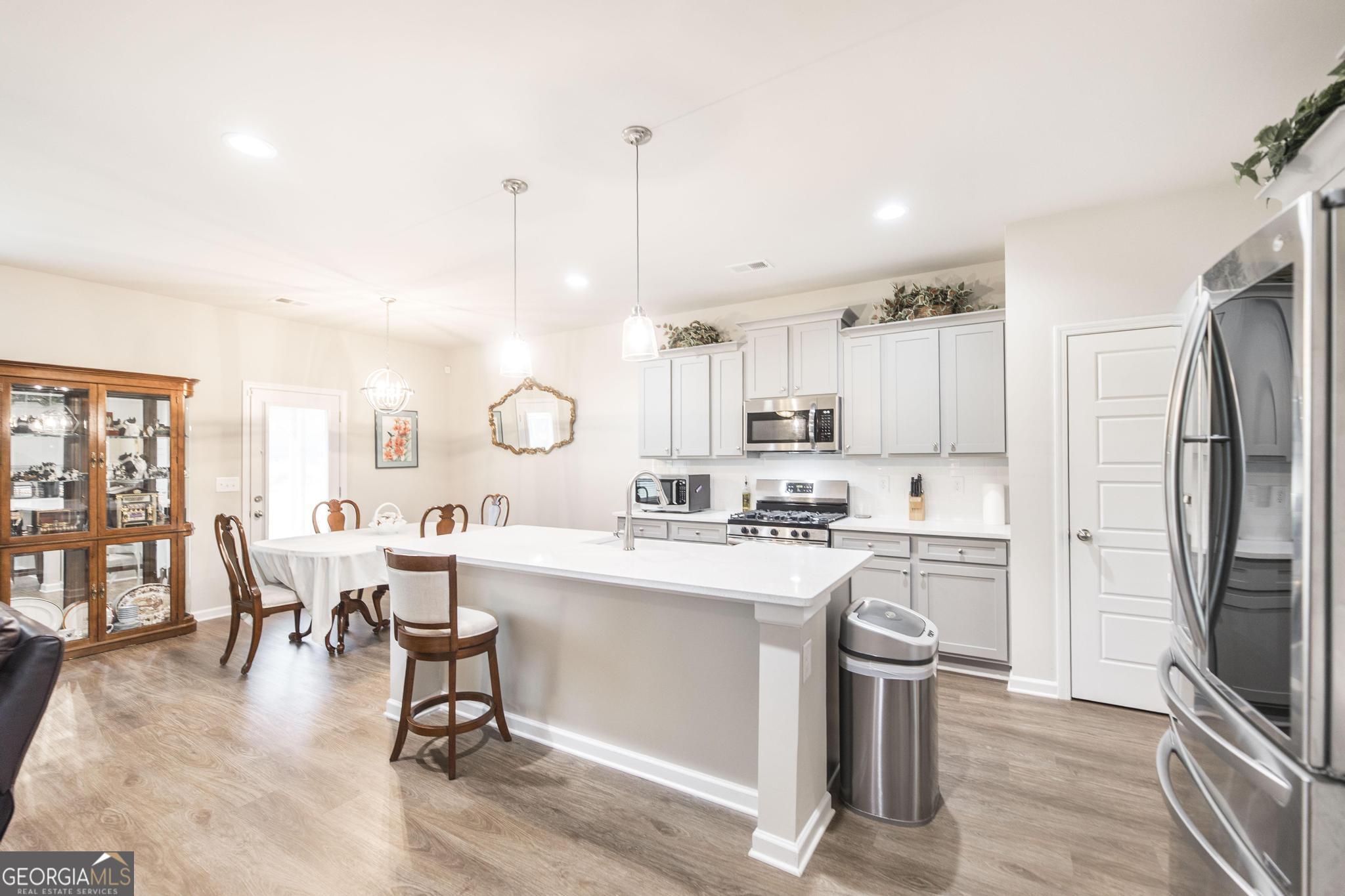 100 Davids Place DR
