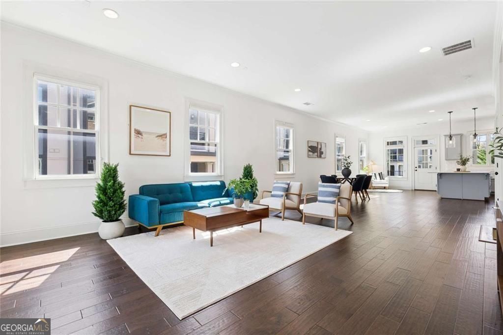 124 Parkside West CT