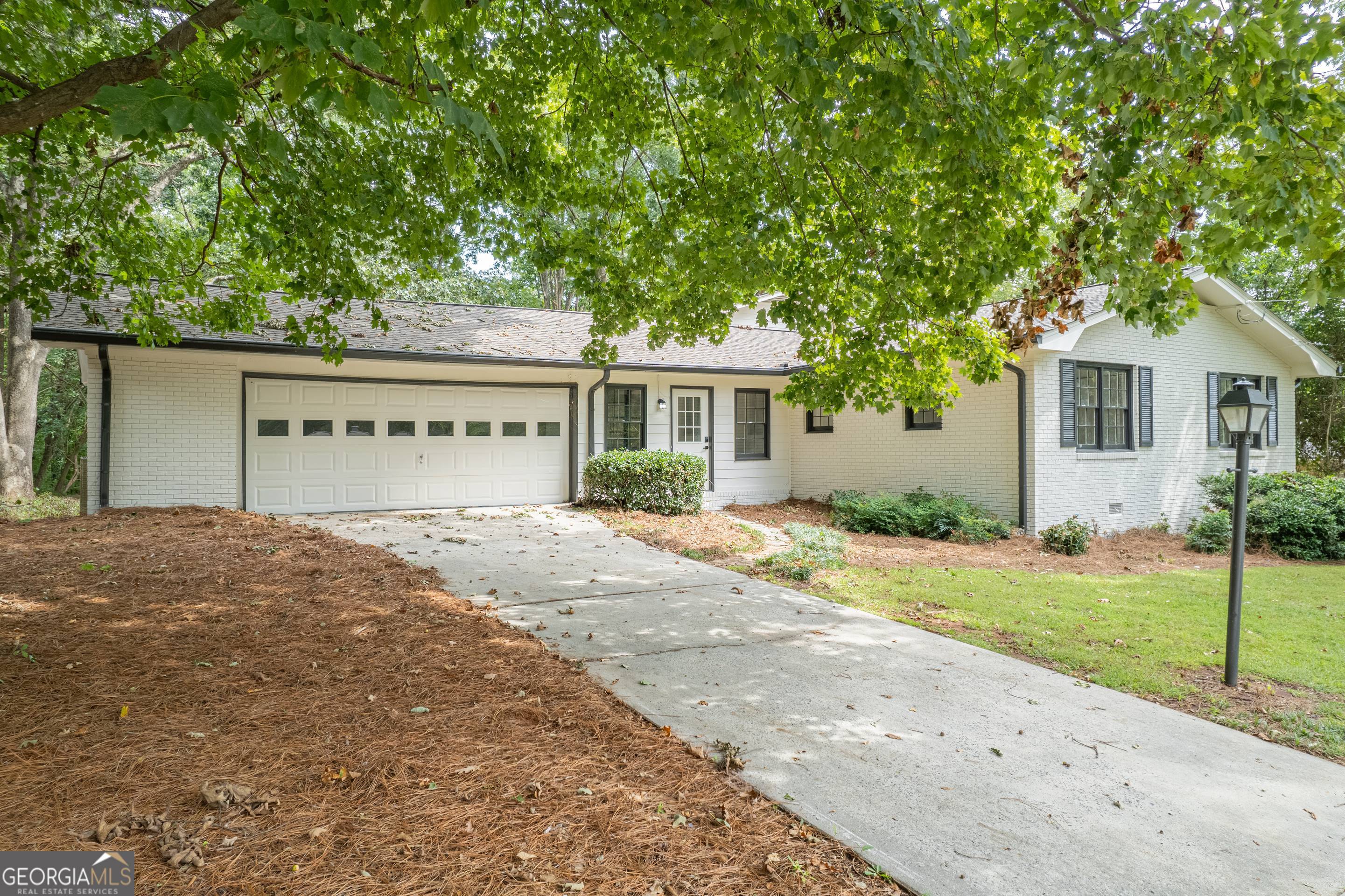 1586 Kings RD