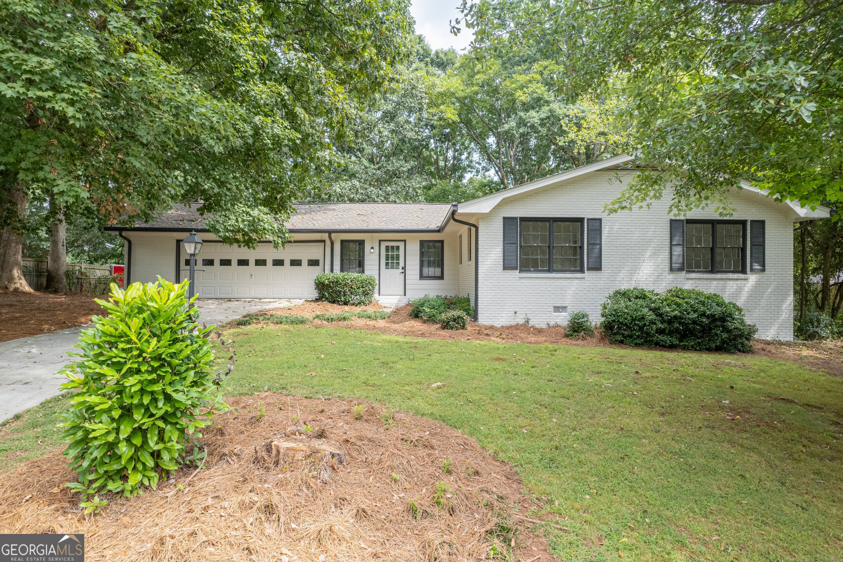 1586 Kings RD
