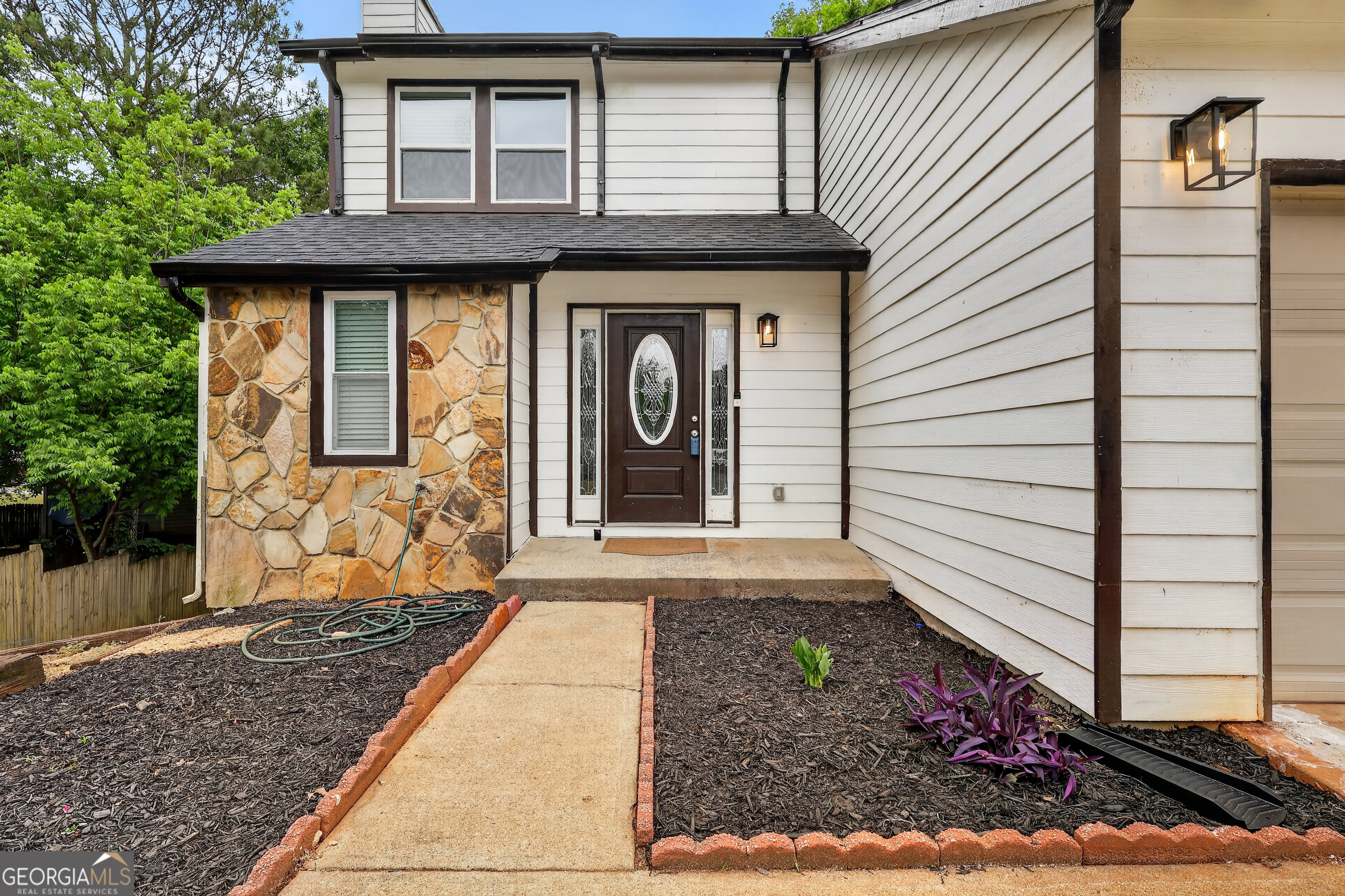1204 Empire CIR