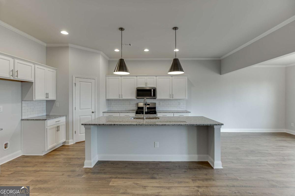 164 Oakdale RD 33