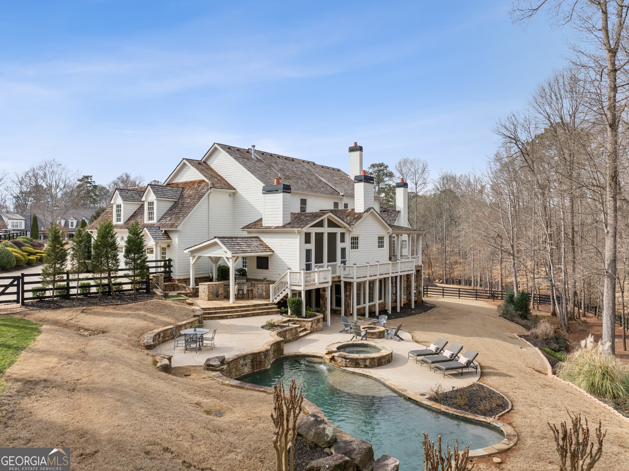 15245 Fairfax LN