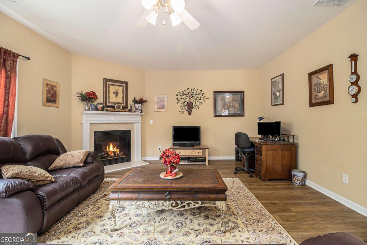 5925 Crescent Landing DR