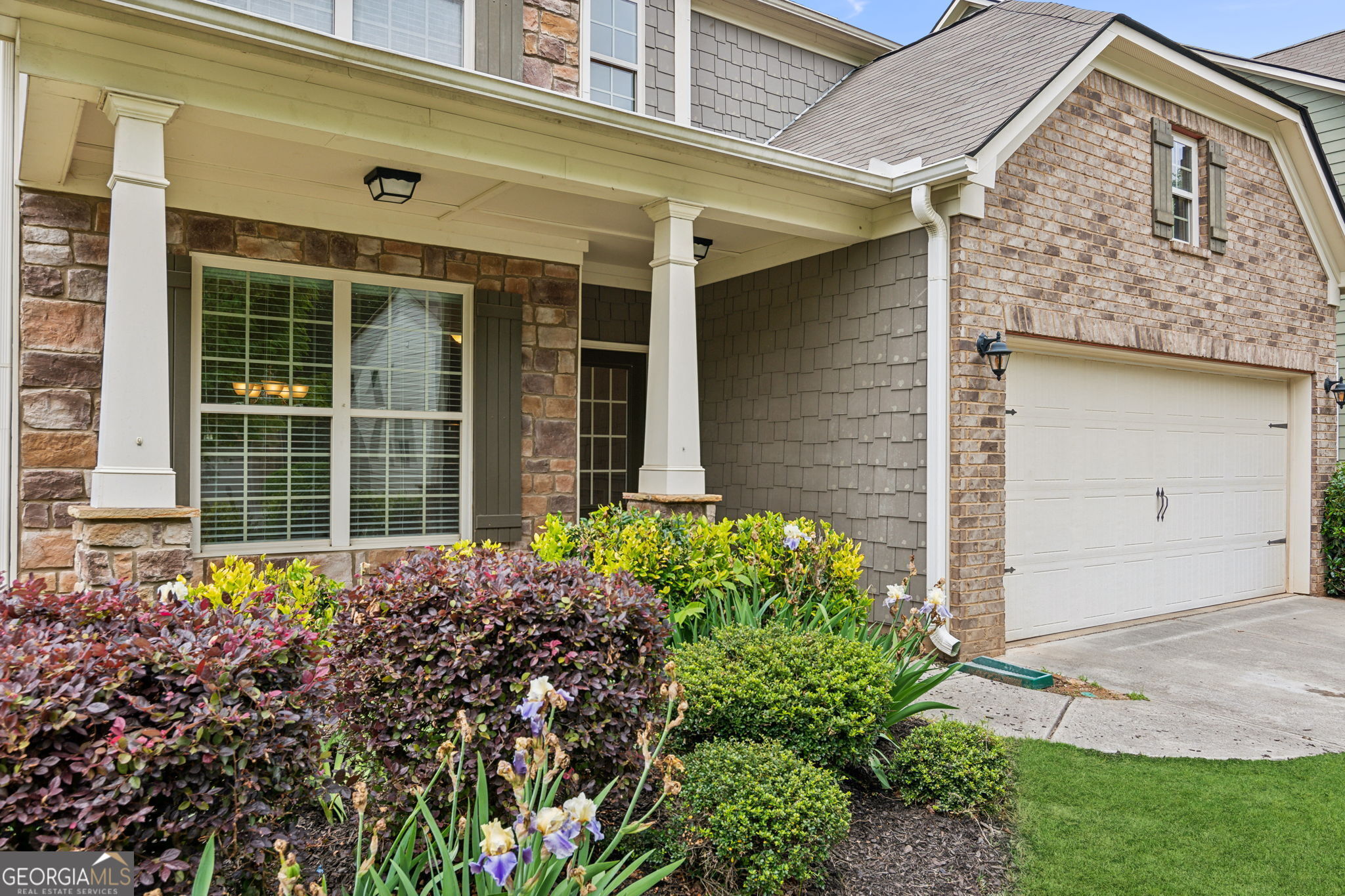 Cumming, Georgia 30041, United States, 5 Bedrooms Bedrooms, ,3 BathroomsBathrooms,Residential,Pending,41473