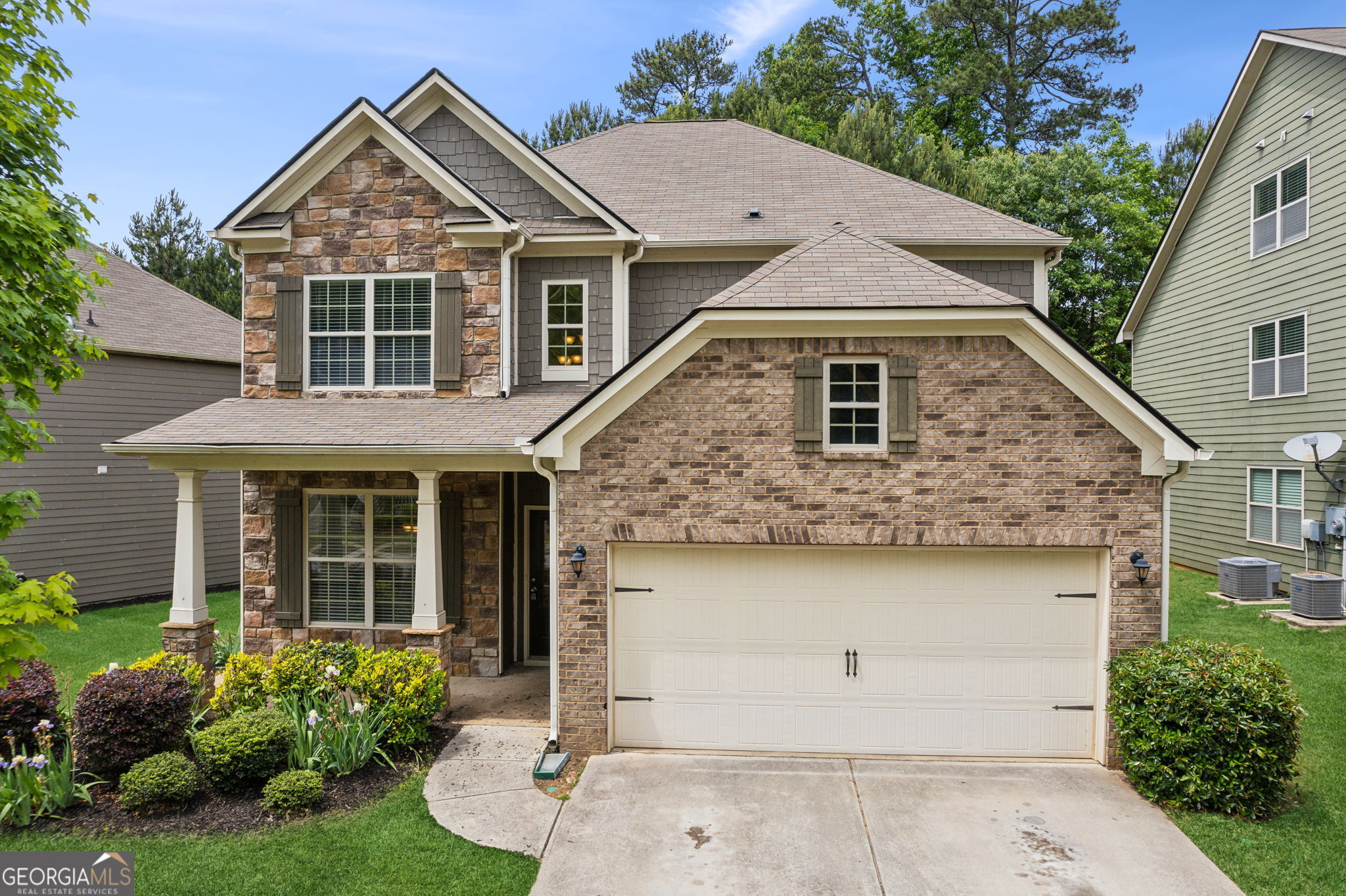 Cumming, Georgia 30041, United States, 5 Bedrooms Bedrooms, ,3 BathroomsBathrooms,Residential,Pending,41473