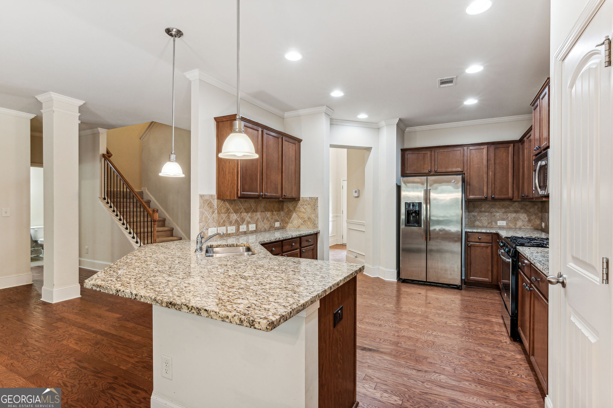 Cumming, Georgia 30041, United States, 5 Bedrooms Bedrooms, ,3 BathroomsBathrooms,Residential,Pending,41473