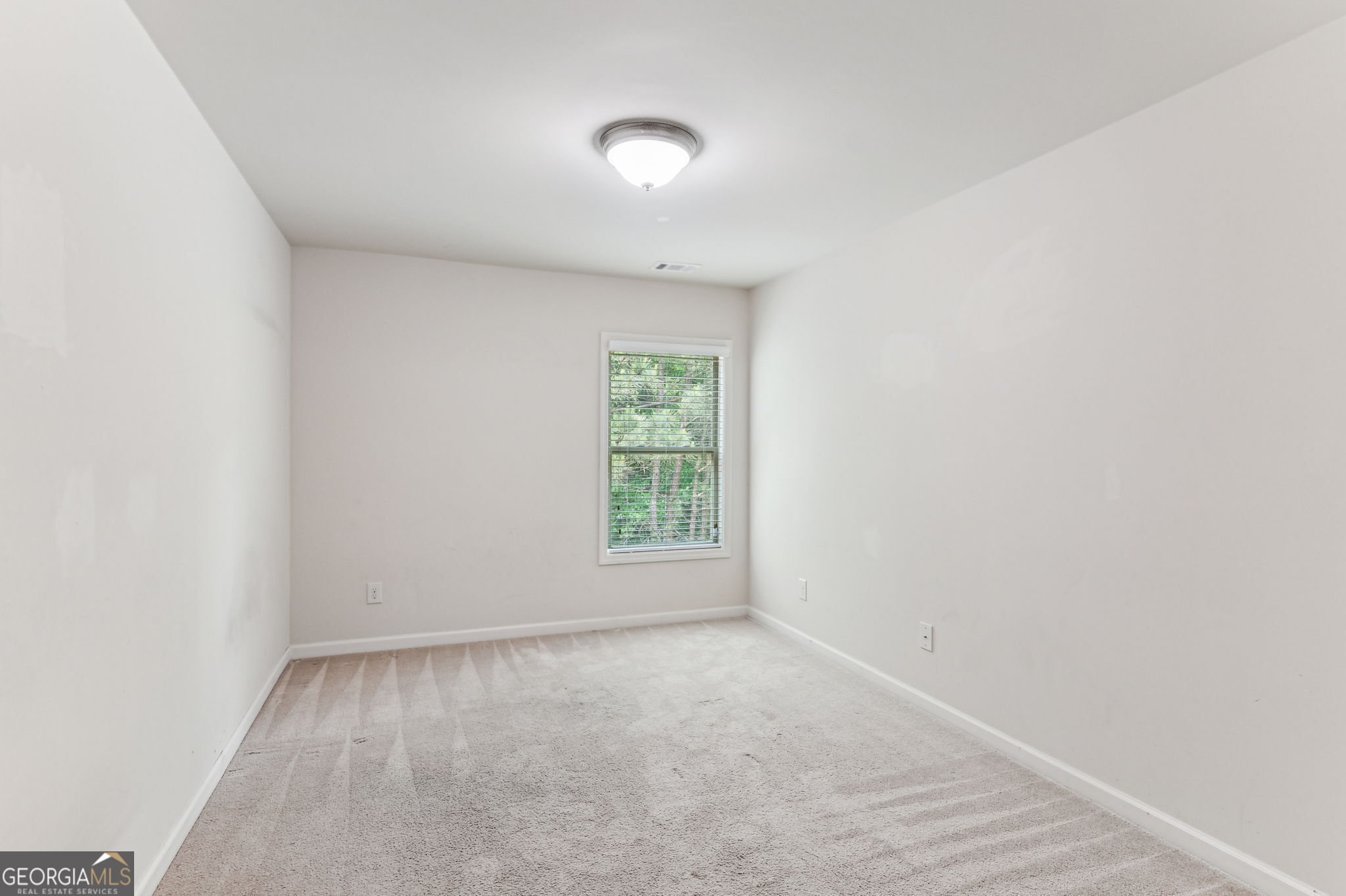 Cumming, Georgia 30041, United States, 5 Bedrooms Bedrooms, ,3 BathroomsBathrooms,Residential,Pending,41473