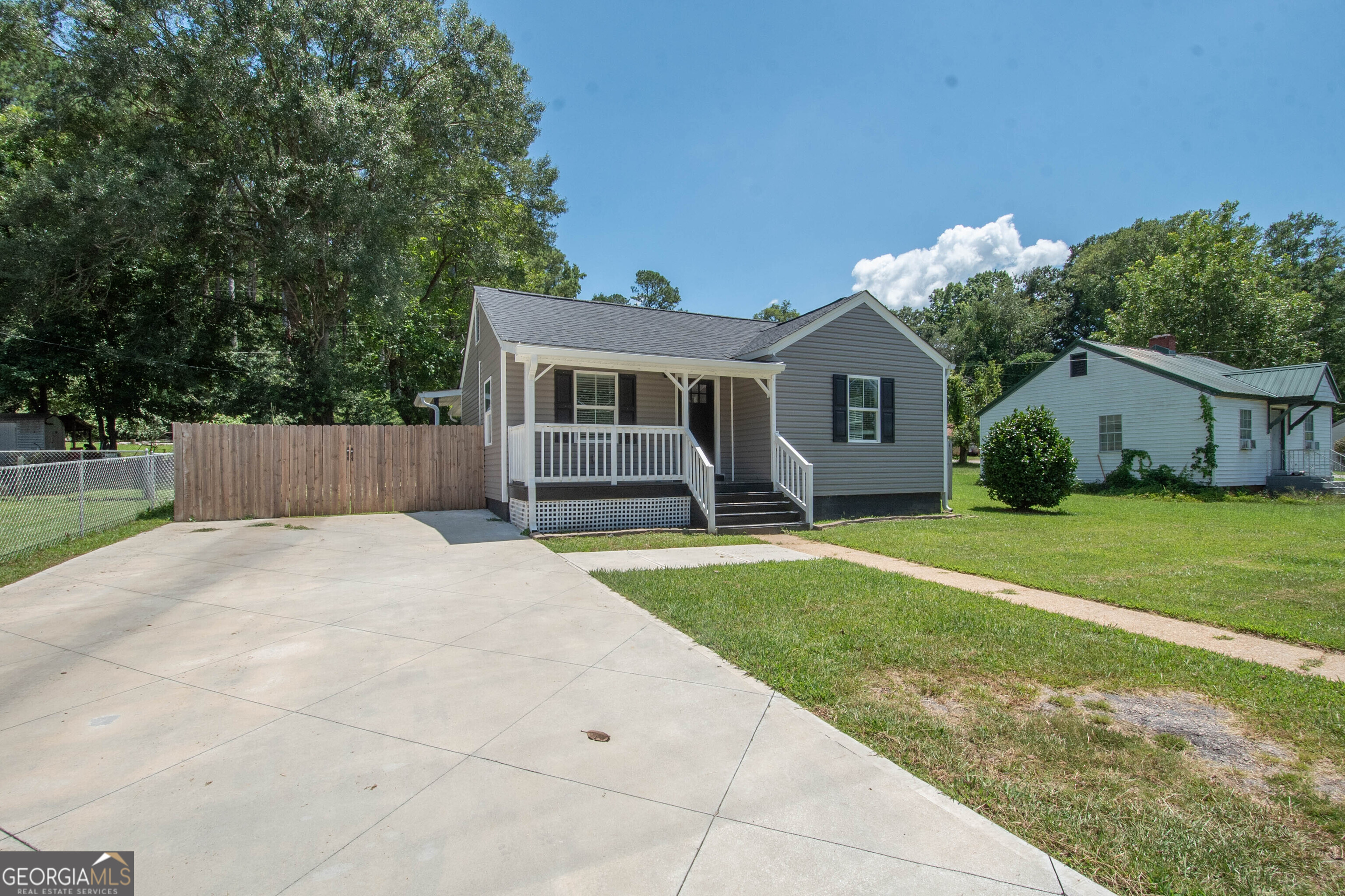 203 White AVE
