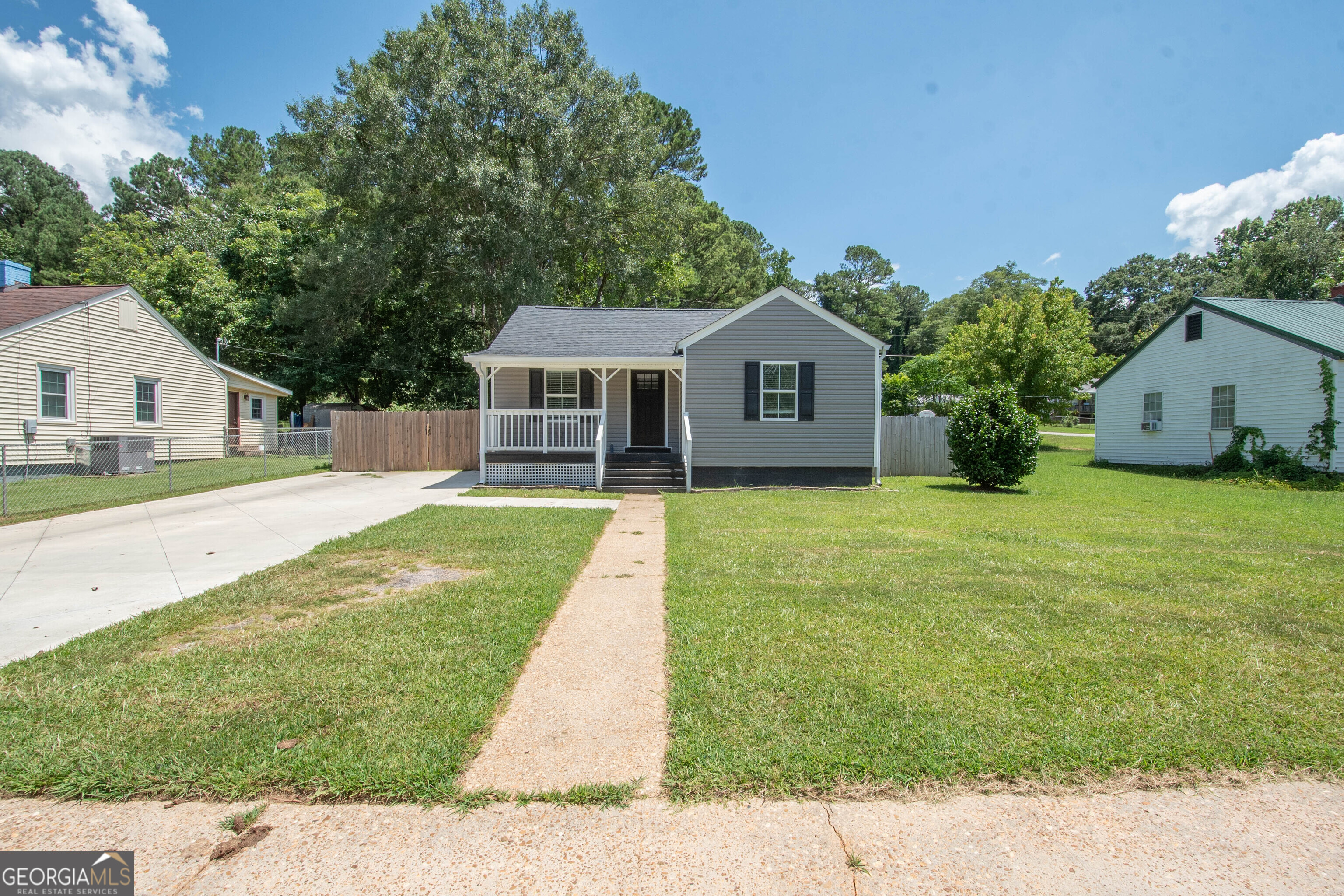 203 White AVE