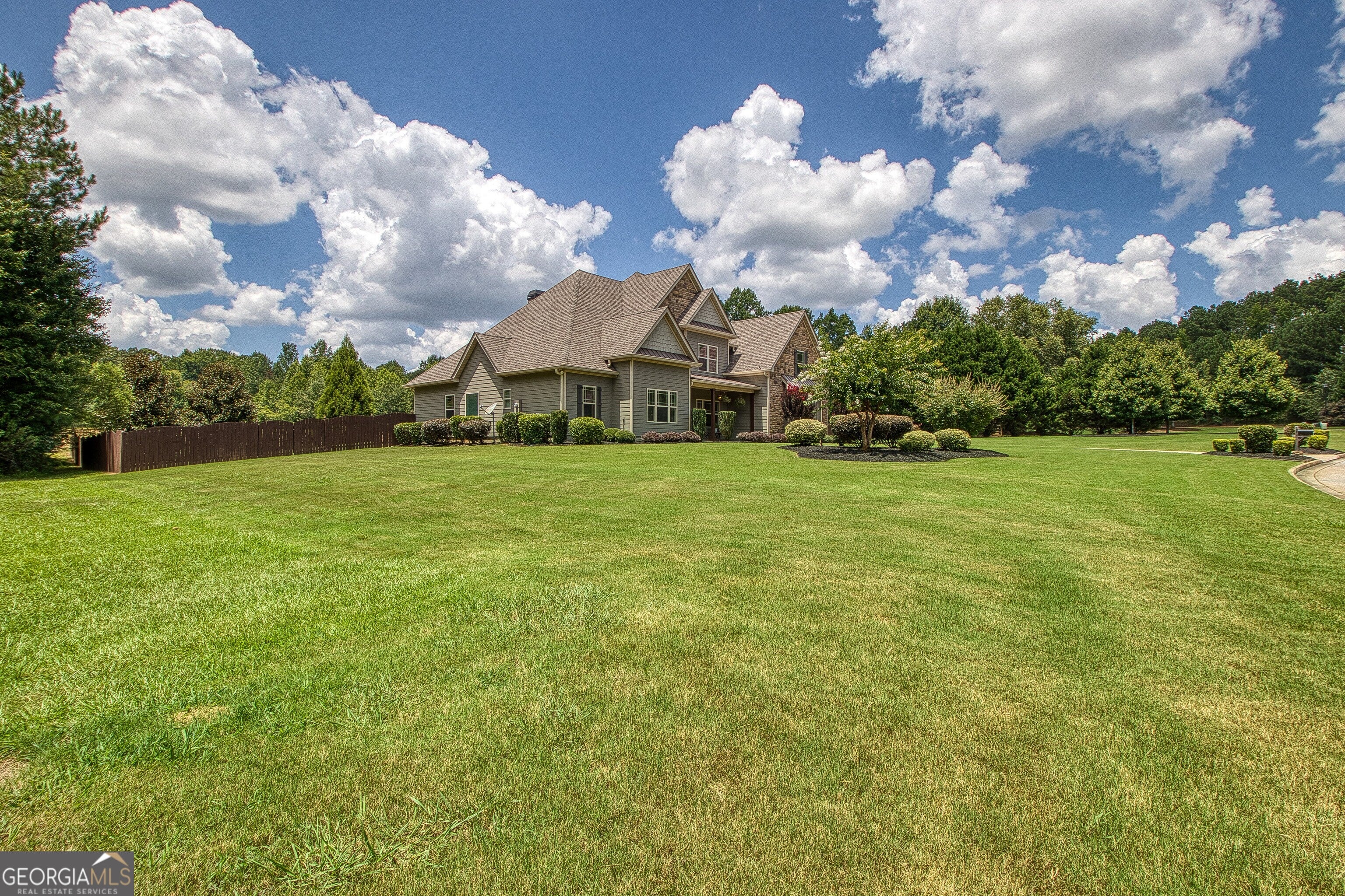 135 Magnolia Place DR