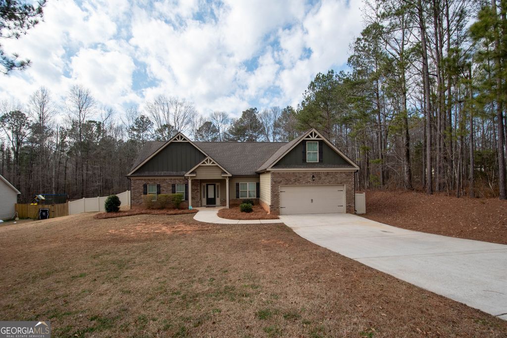 Photo of 1410 Parkway Drive, Griffin, GA 30223 (MLS # 10682745)