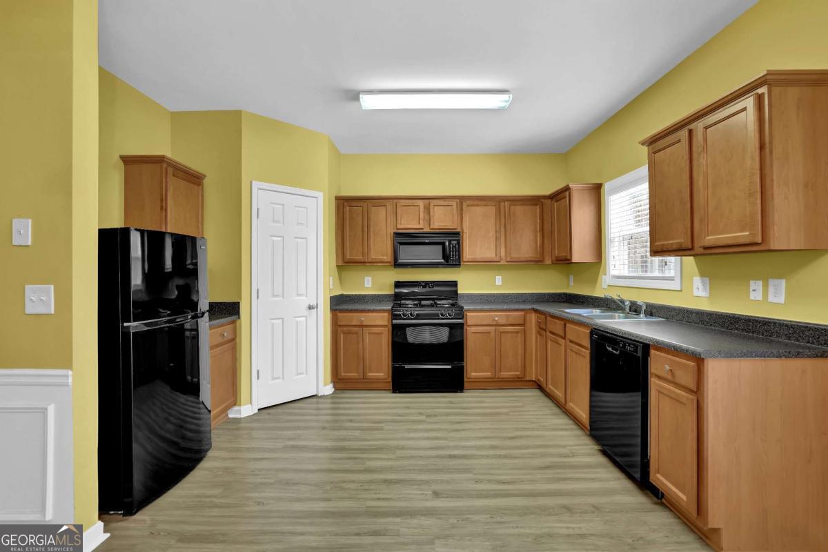 2096 Lakeshore Overlook DR NW