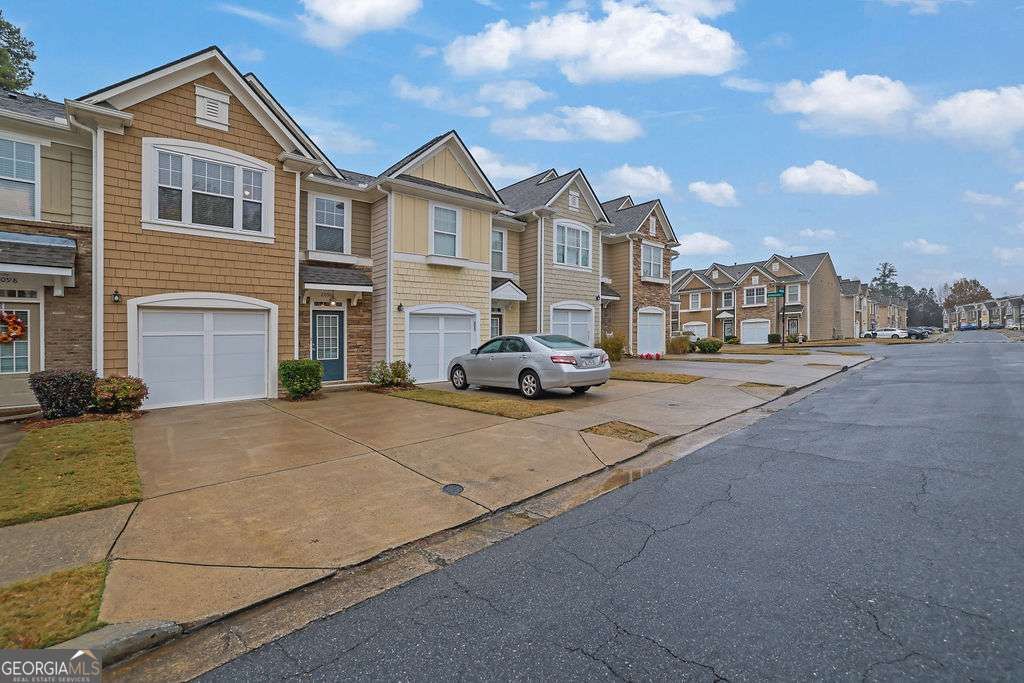 Photo of 2096 Lakeshore Overlook Drive NW, Kennesaw, GA 30152 (MLS # 10652288)