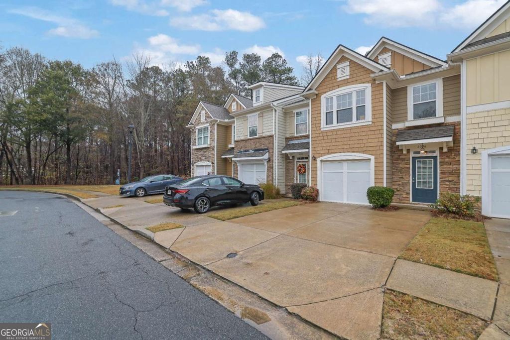 Photo of 2096 Lakeshore Overlook Drive NW, Kennesaw, GA 30152 (MLS # 10652288)