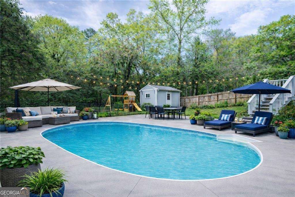 945 E Riverbend DR SW