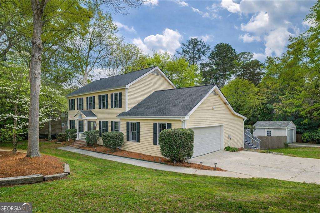 945 E Riverbend DR SW