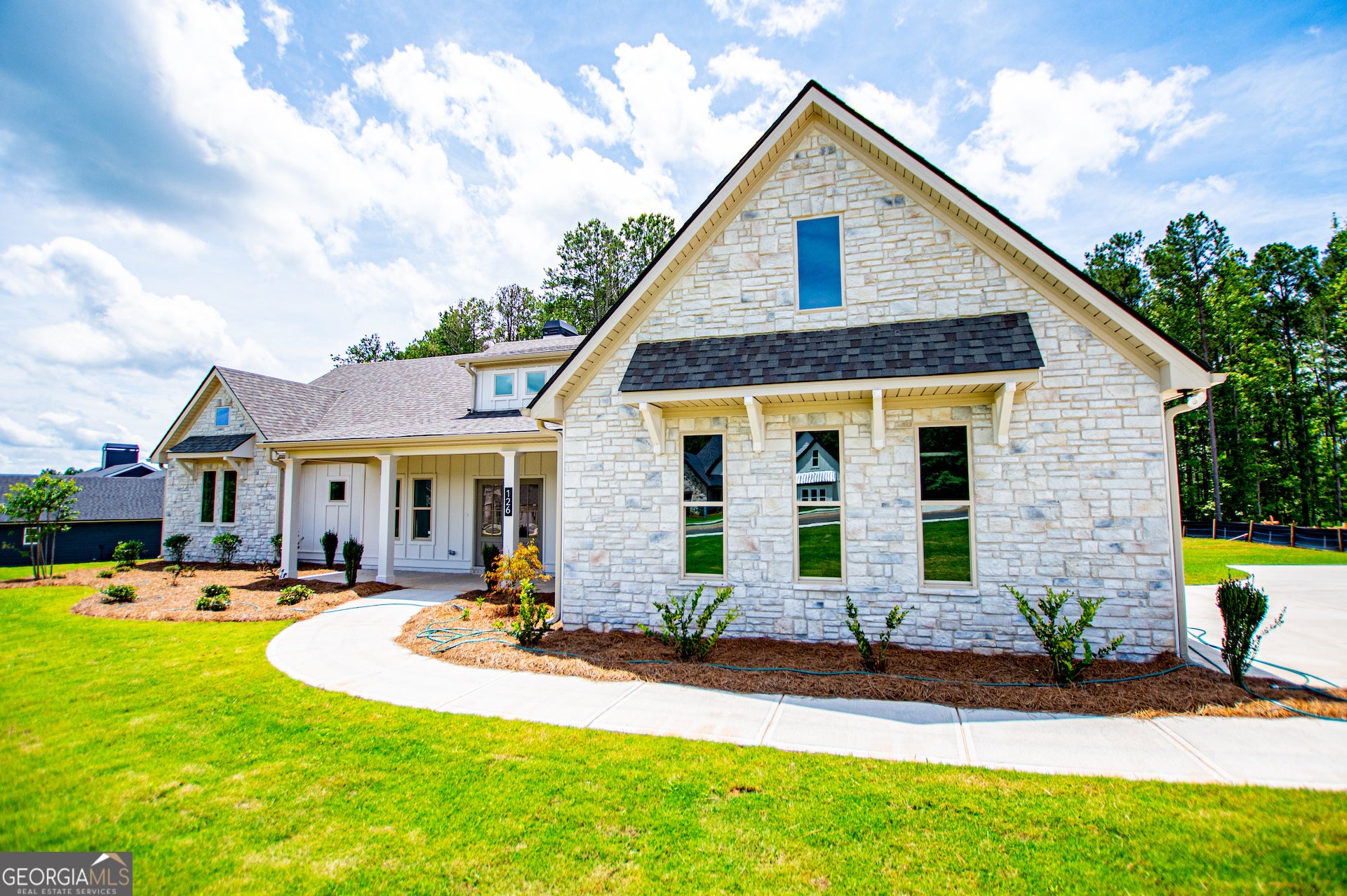126 Woodford DR