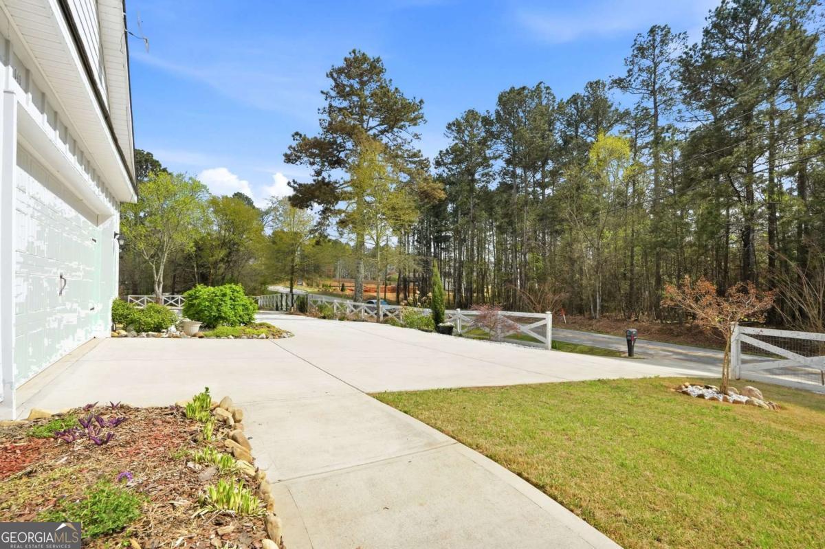 649 Tanners Bridge RD