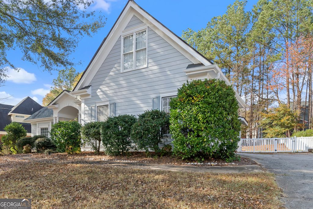 Photo of 8370 Fairway Drive, Covington, GA 30014 (MLS # 10770073)