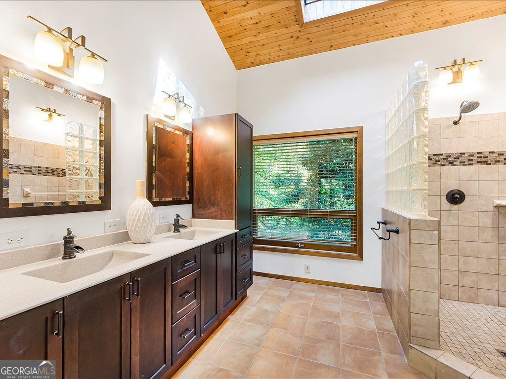 Woodstock, Georgia 30188, United States, 4 Bedrooms Bedrooms, ,4 BathroomsBathrooms,Residential,Active,208355