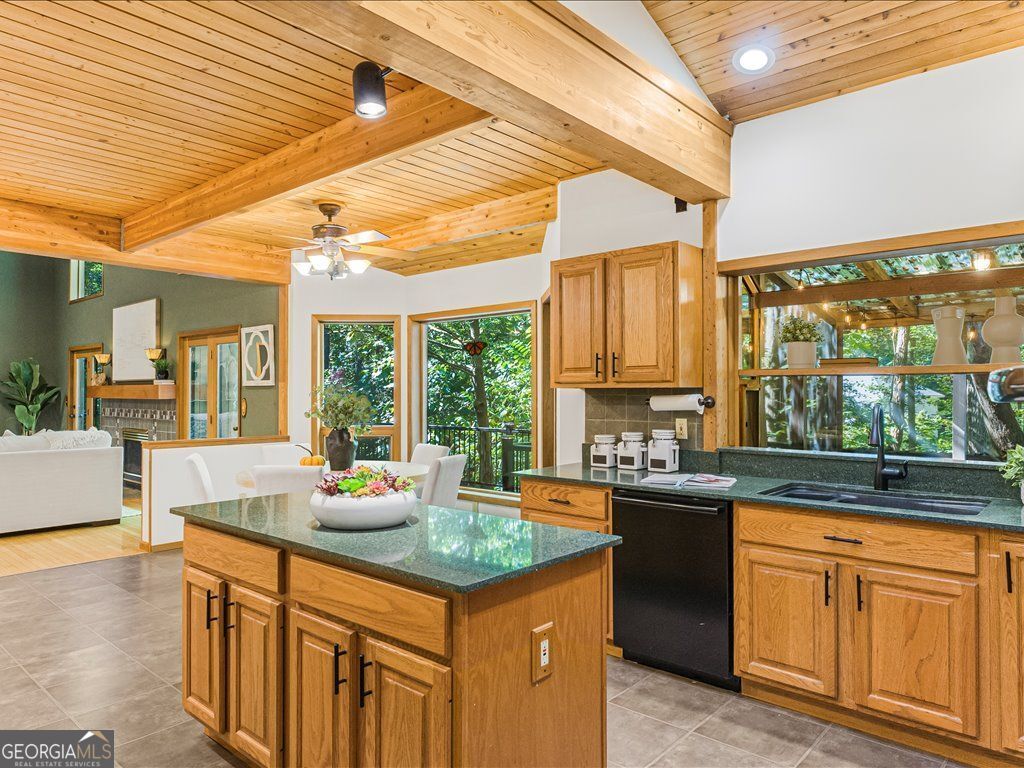 Woodstock, Georgia 30188, United States, 4 Bedrooms Bedrooms, ,4 BathroomsBathrooms,Residential,Active,208355