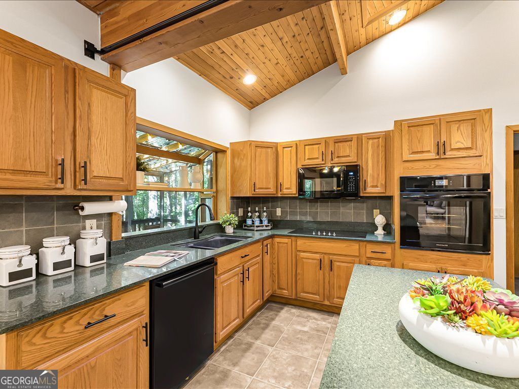 Woodstock, Georgia 30188, United States, 4 Bedrooms Bedrooms, ,4 BathroomsBathrooms,Residential,Active,208355