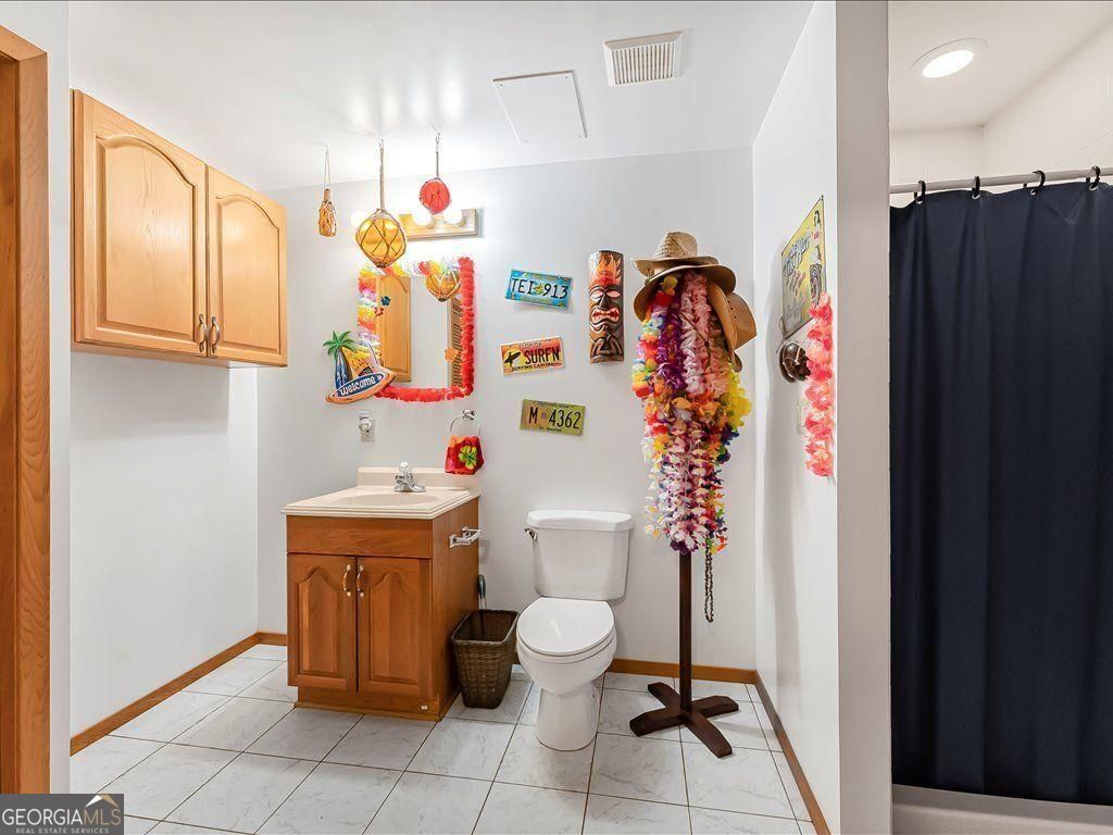 Woodstock, Georgia 30188, United States, 4 Bedrooms Bedrooms, ,4 BathroomsBathrooms,Residential,Active,208355