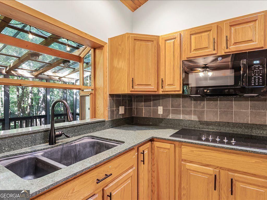 Woodstock, Georgia 30188, United States, 4 Bedrooms Bedrooms, ,4 BathroomsBathrooms,Residential,Active,208355