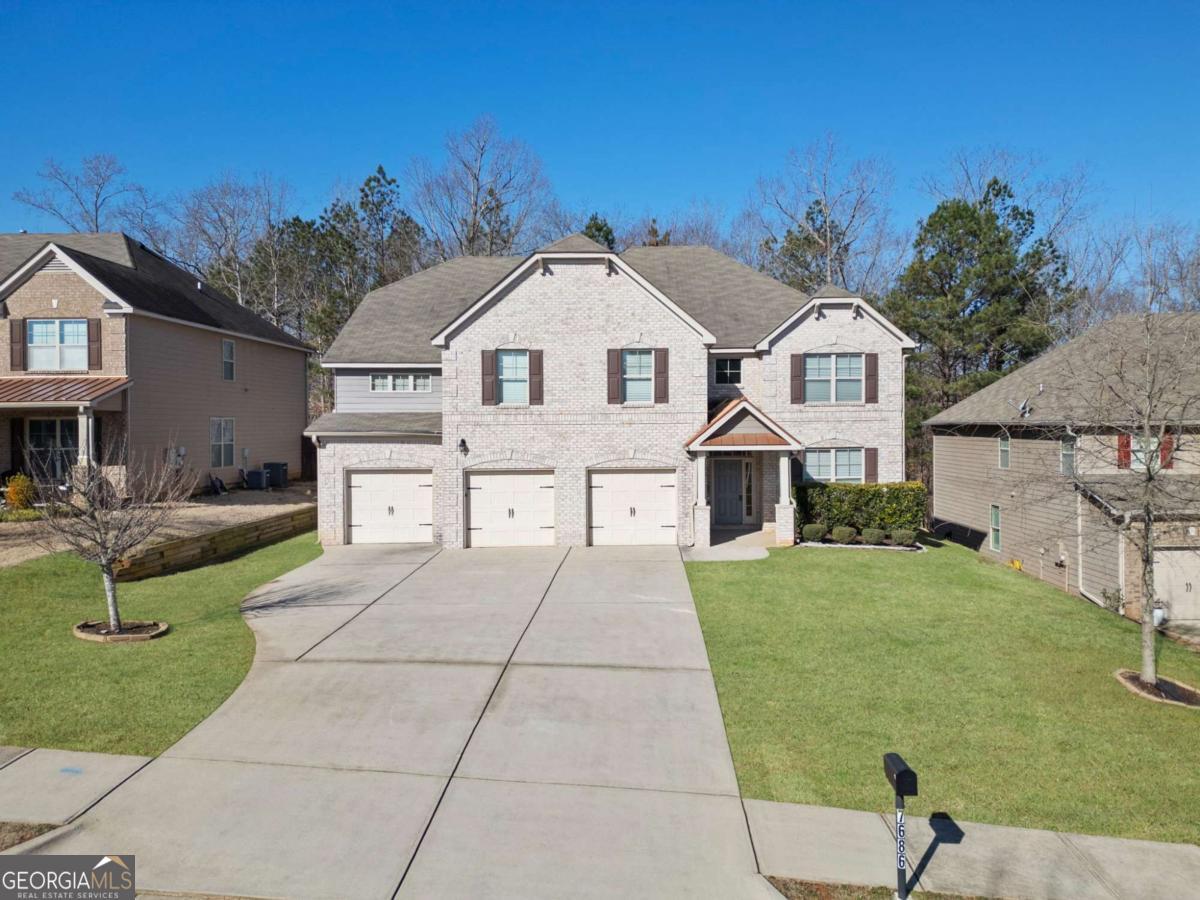 7686 Brazos TRL