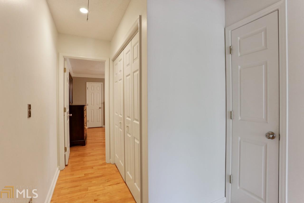 Williamsburg Square - Residential
