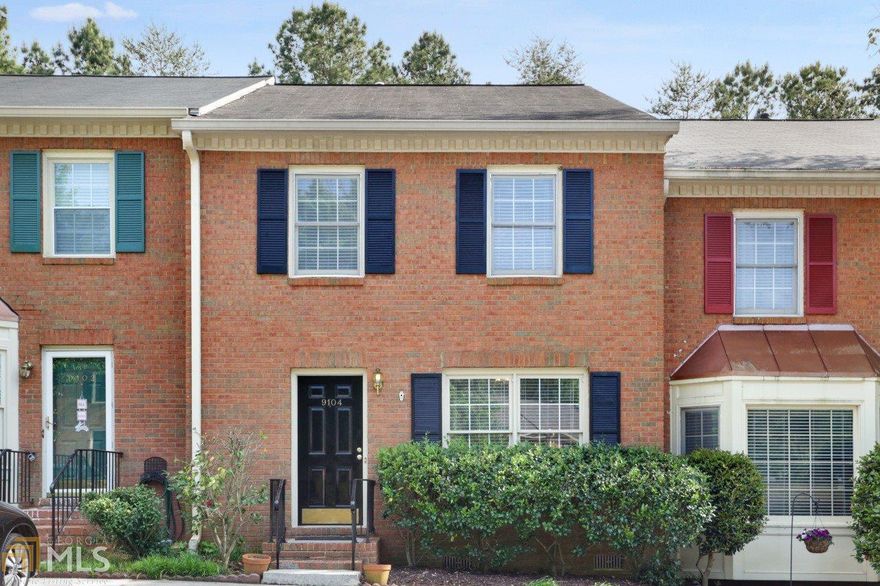 Fantastic townhome in a convenient Roswell location just minutes from HWY400!Interior unit includes a galley style kitchen w/ freshly painted cabinets and a bar opening to the dining area. FR features a wet bar & beautiful, brick  FP. Relax on the private back deck with grassy, natural views & an occasional deer sighting if you're lucky! Oversized master suite w/ walk in closet + updated bath. Spacious secondary suite w/ generous storage throughout & updated bath. Award-winning school district! Nestled beside a cul-de-sac & close to the best of dining & shopping.